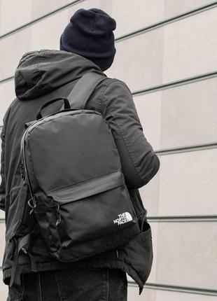 Міський місткий чоловічий рюкзак the north face тканинний чорний спортивний для тренувань на 20 літрів5 фото