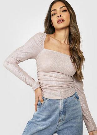 Блестящий топ boohoo со сборкой