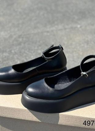 Стильні жіночі шкіряні туфлі чорного кольору з ремінцем, туфлі на завищеній підошві