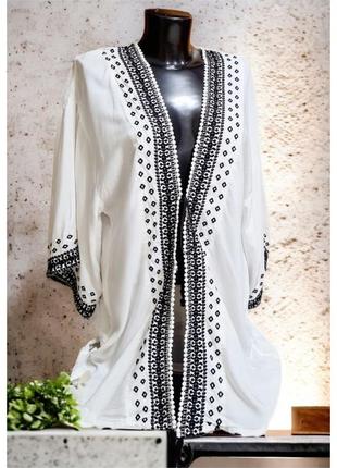 Блуза накидка белая с вышивкой marks&spencer с кисточками3 фото