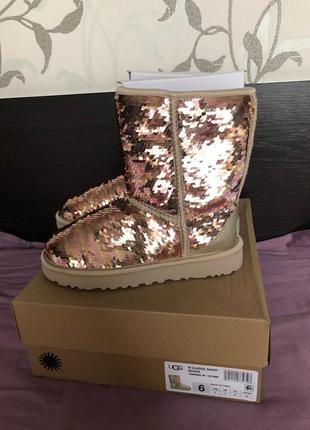 Золотистые угги ugg с пайетками