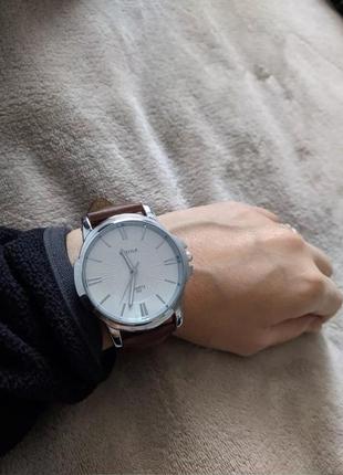 Мужские наручные модные недорогие классические коричневые модные красивые часы годинник