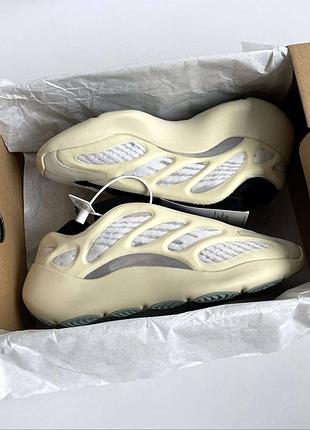 Кросівки жіночі adidas yeezy 700 v3 azael