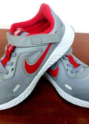 Кросівки nike revolution 33 р