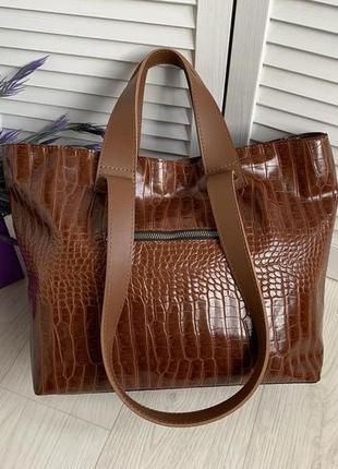 Большая женская коричневая сумка под рептилию формат а4 экокожа3 фото