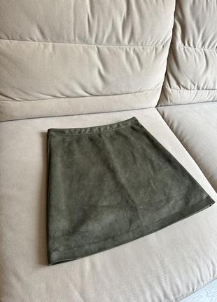 Замшевая мини-юбка хаки2 фото