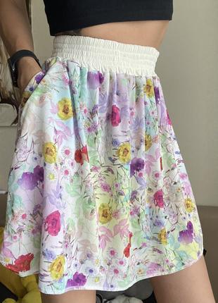 Шикарная летняя юбка с принтом цветы с карманами на резинке8 фото