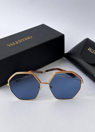 Очки в стиле valentino