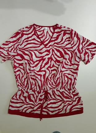 Фірмова блуза