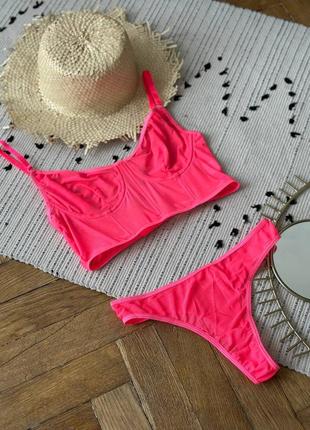 Бюстье и трусики. бюст корсет и стринги. сексуальный комплект белья