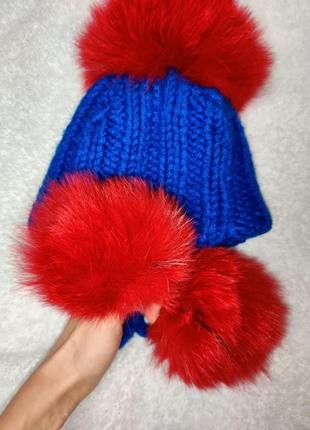 Зимова вовняна шапка з хутряними бубонами5 фото