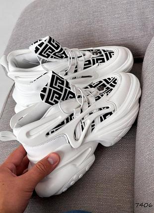 Кросівки на масивній але легкій підошві 7406чорно білі