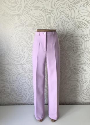 Прямые лиловые брюки с высокой посадкой1 фото