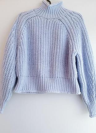 Свитер женский голубой вязаный горло