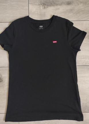 Брендовая базовая футболка levi's размер s-xs