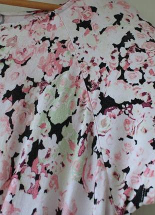 Комфортне трикотажне плаття міді з ніжним квітковим принтом3 фото