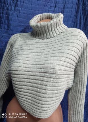Укороченный свитер1 фото