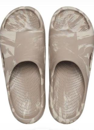 Шльопанці crocs mellow marbled slide, 100% оригінал3 фото