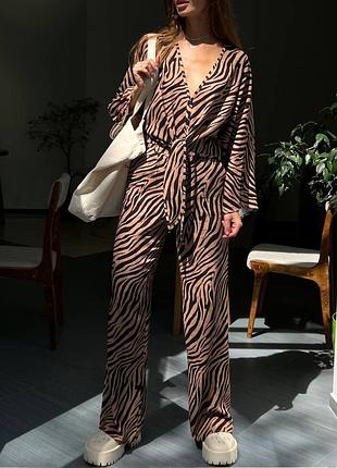 Костюм из льна