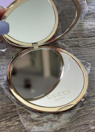 Зеркало гуччи gucci parfums оригинал из сша косметическое карманное золотое зеркальце двухстороннее компактное с логотипами брендовое тиснение6 фото