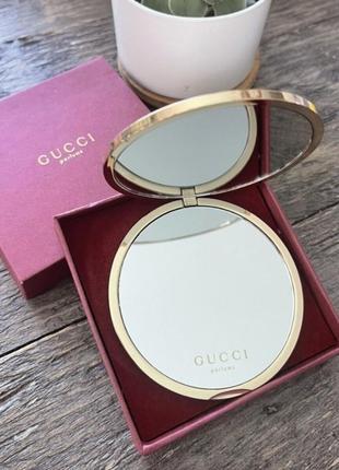 Зеркало гуччи gucci parfums оригинал из сша косметическое карманное золотое зеркальце двухстороннее компактное с логотипами брендовое тиснение7 фото