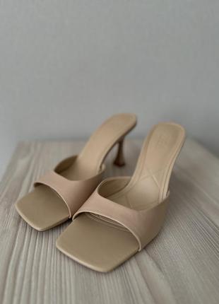 Босоніжки zara