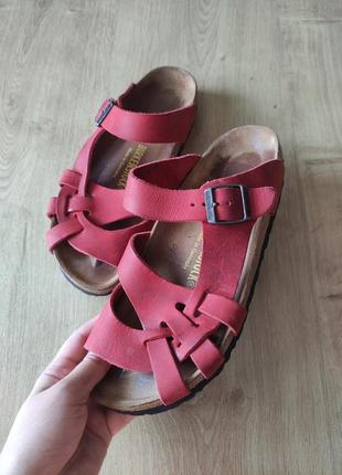 Шикарные  женские кожаные шлепанцы  birkenstock, германия,р.39