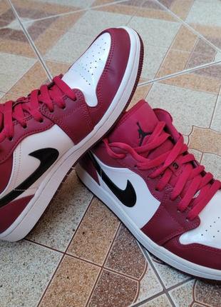 Оригинальные мужские кроссовки nike air jordan 1 low (noble red/white)