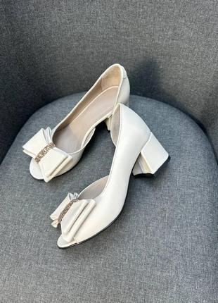 Эксклюзивные туфли из итальянской кожи и замши женские на каблуке с бантиком10 фото
