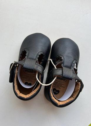 Черные детские туфельки 6-12 месяцев на липучки босоножки туфли пинетки ботиночки для девчонки2 фото