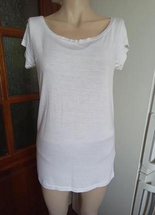 Білосніжна футболка
