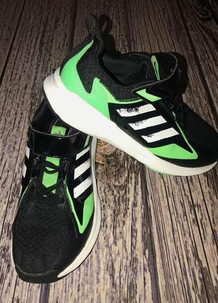 Фирменные кроссовки adidas для мальчика, размер 33