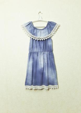 Итальянское летнее платье голубое волан с отделкой белая кружевная тесьма женское