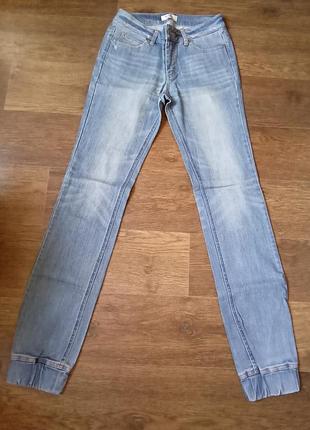 Джинсы с манжетой