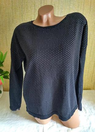 Симпатичный свитер из натуральной ткани