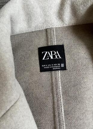 Женское базовое пальто zara с лацканами (песочный меланж)5 фото