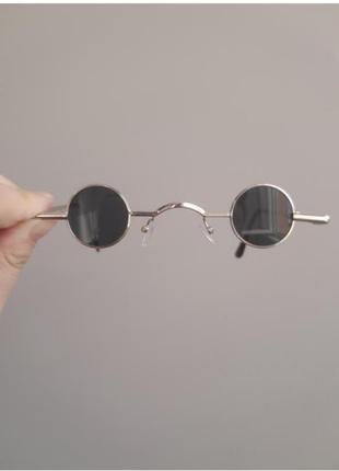 Стильові маленькі круглі окуляри7 фото