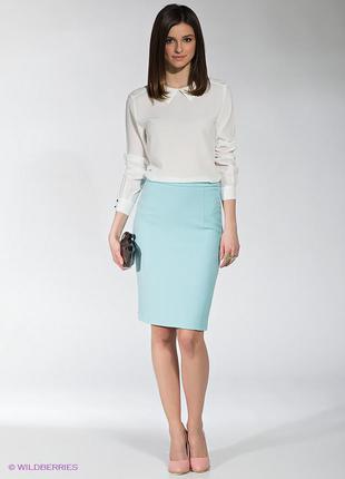 Неймовірно гарна спідничка небесно-блакитного кольору