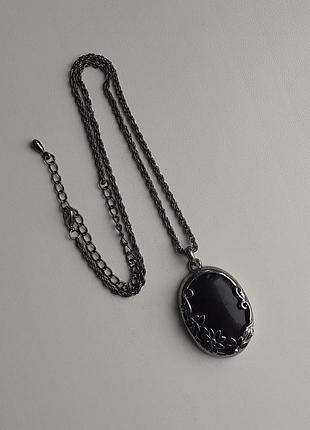 Красиве кольє, ланцюжок і кулон