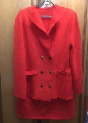 Продам костюм жіночий трикотажний 48 р-р