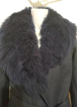 Торг.натуральное пальто с мехом ламы.3 фото
