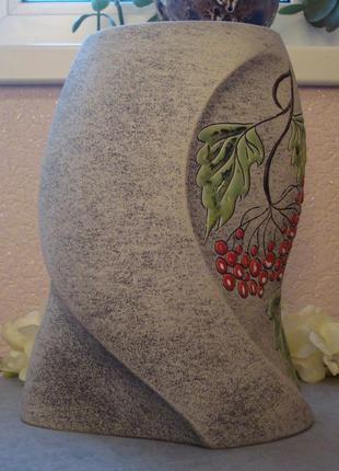 Ваза ручной роботы девушка калина