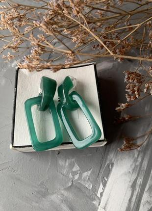 Акриловые серьги зеленые в стиле 80х яркие4 фото