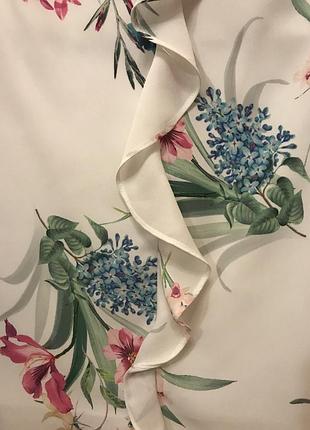 Величезний вибір красивих блуз і сорочок.