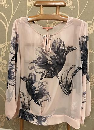 Огромный выбор красивых блуз и рубашек.