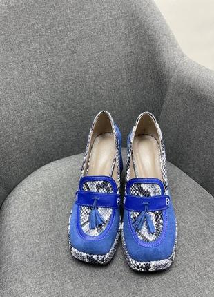 Сині комбіновані замша+ шкіра туфлі на масивному каблуку7 фото