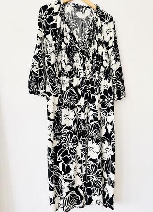 Классическое платье черно-белого цвета батал, большие размеры1 фото