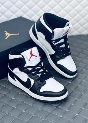 Кросівки найк джордан чорно-білі nike air retro jordan