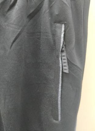 Спортивні штани, чорні з сірими вставками, чоловічі,тонкі,прямі.
с-4681.
розміри:xl;2xl;3xl;4xl;5xl.
ціна -420грн4 фото