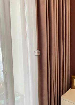 Модные велюровые шторы с бархатным оттенком кораллового цвета на окна в спальню, зал  №13, 2 шторы